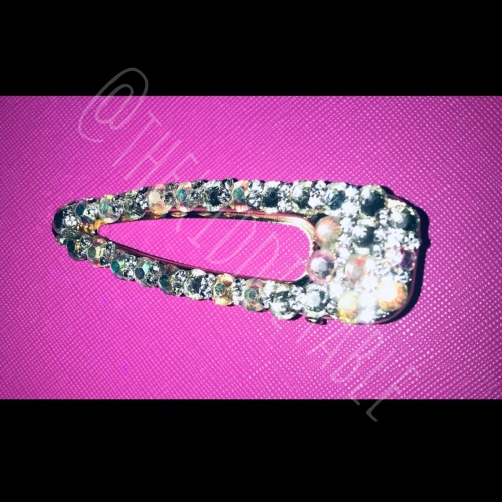 Oversized Jeweled Hairclip